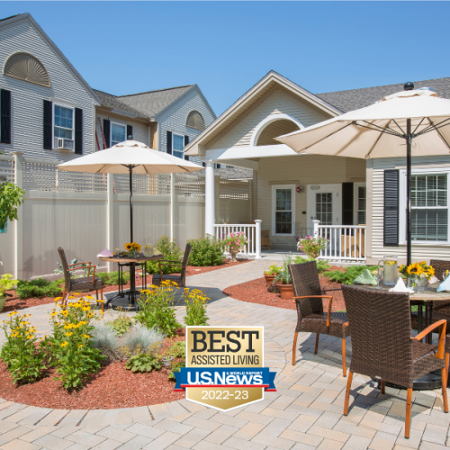 Nashua Crossings outdoor patio with tables and chairs