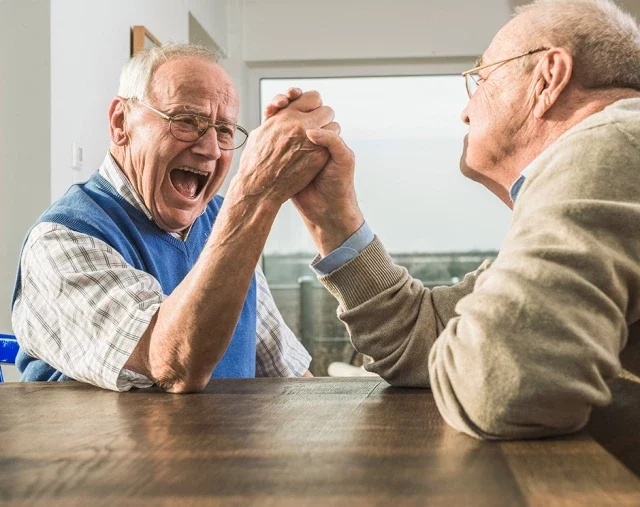 AL_armwrestle.jpg